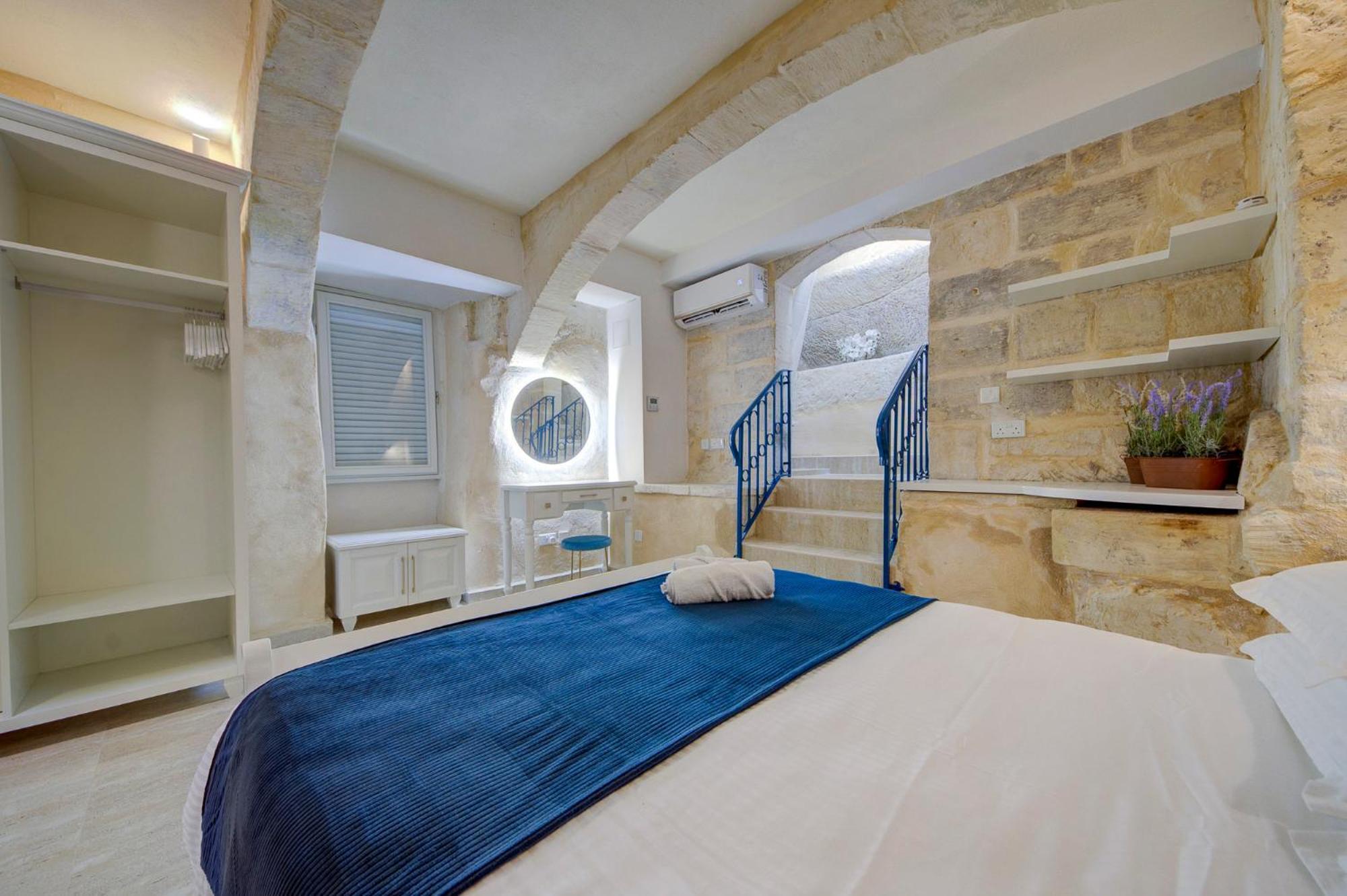 Chateau Blue *