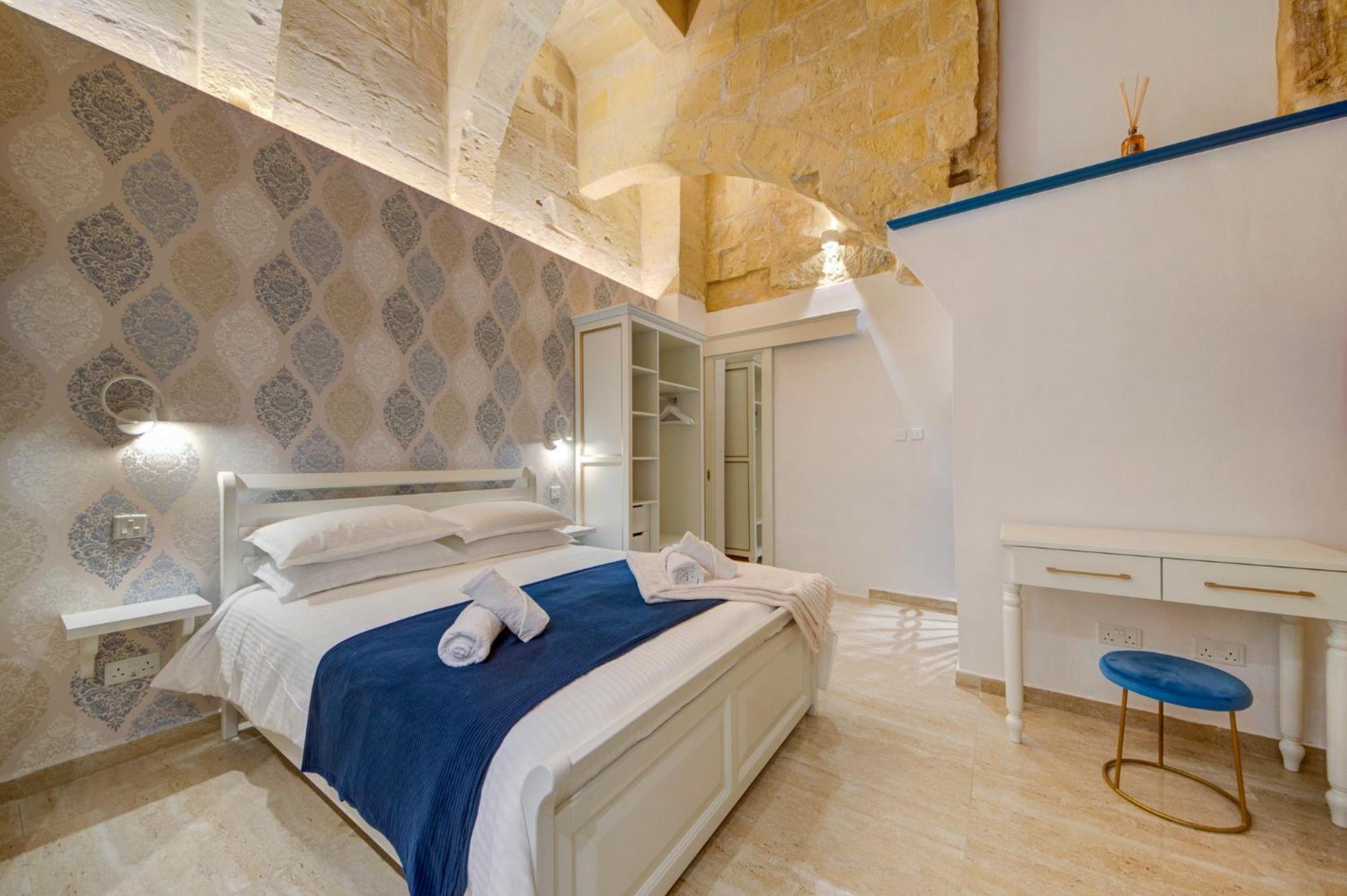 Chateau Blue Apartment *